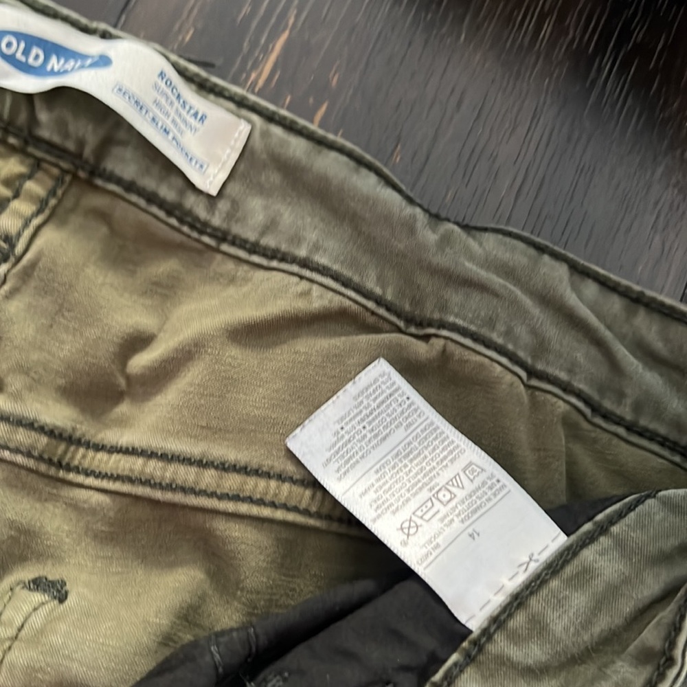 Old navy rockstar super skinny - Picture 4 of 5